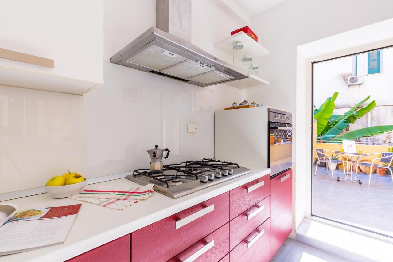 Sansevero Family Apartment By Wonderful Italy Наполи Екстериор снимка