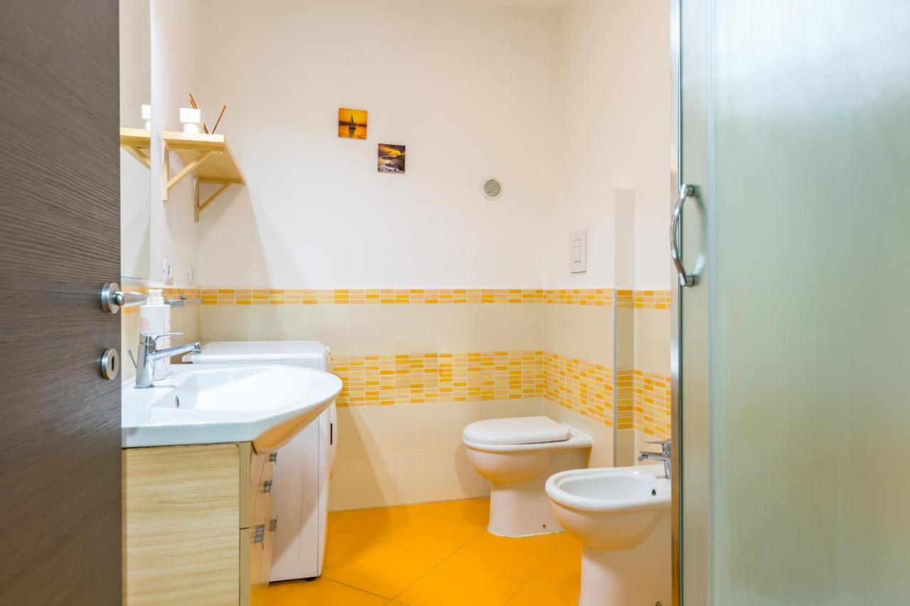 Sansevero Family Apartment By Wonderful Italy Наполи Екстериор снимка