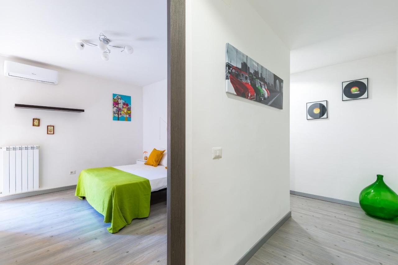Sansevero Family Apartment By Wonderful Italy Наполи Екстериор снимка