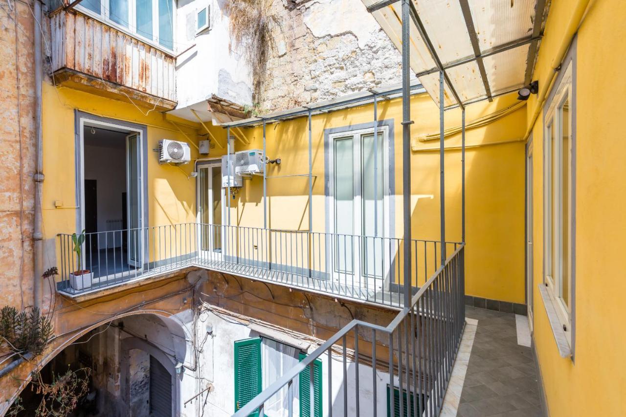 Sansevero Family Apartment By Wonderful Italy Наполи Екстериор снимка
